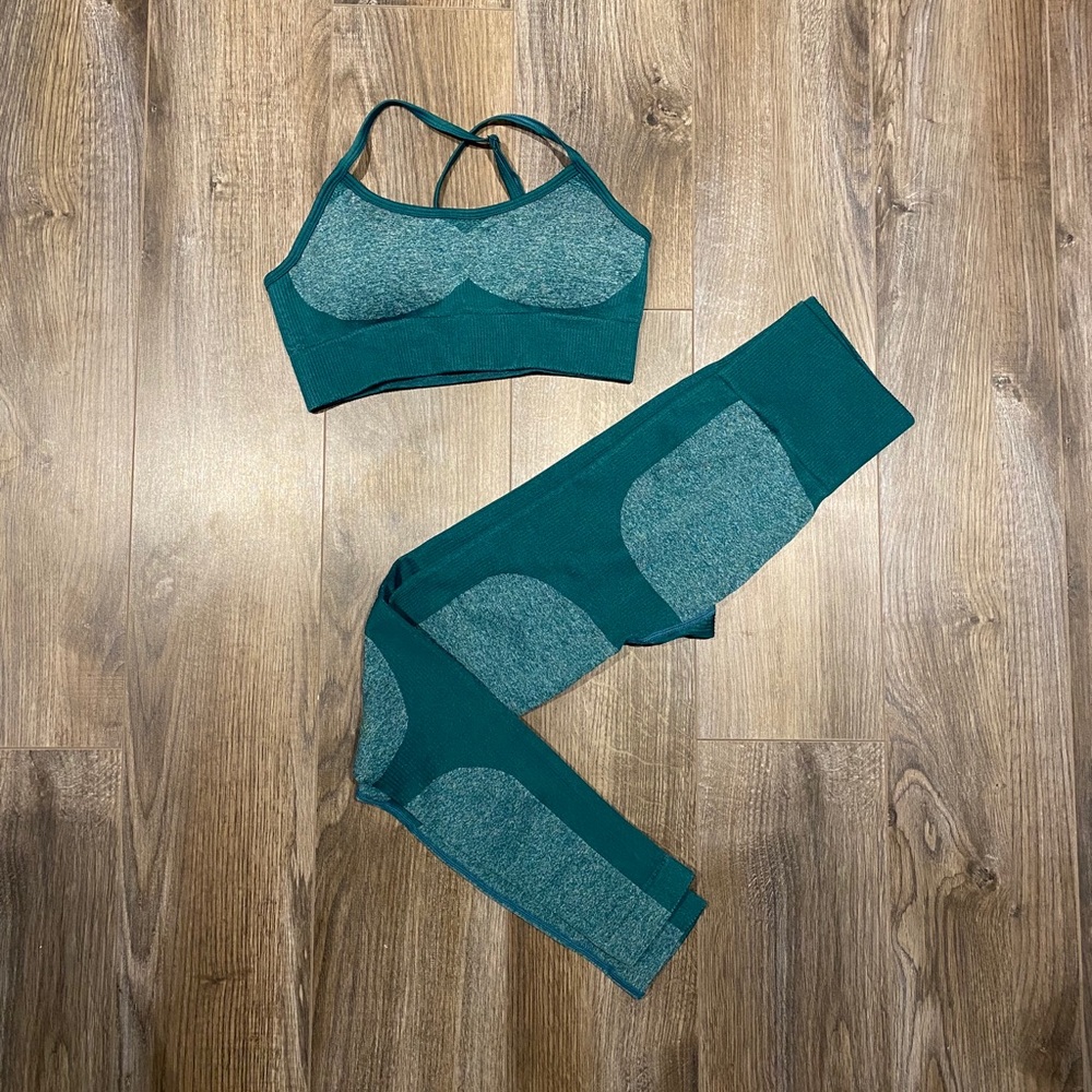Green workout set - Picture 5 of 5